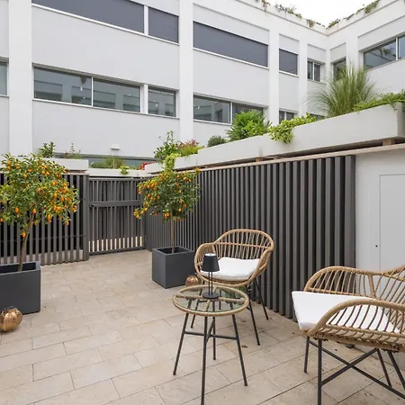 Appartamento & Outdoor Patio - Colosseum & Fori Imperiali *